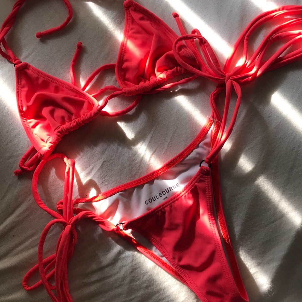 Coulbourne Boa Set In Flama